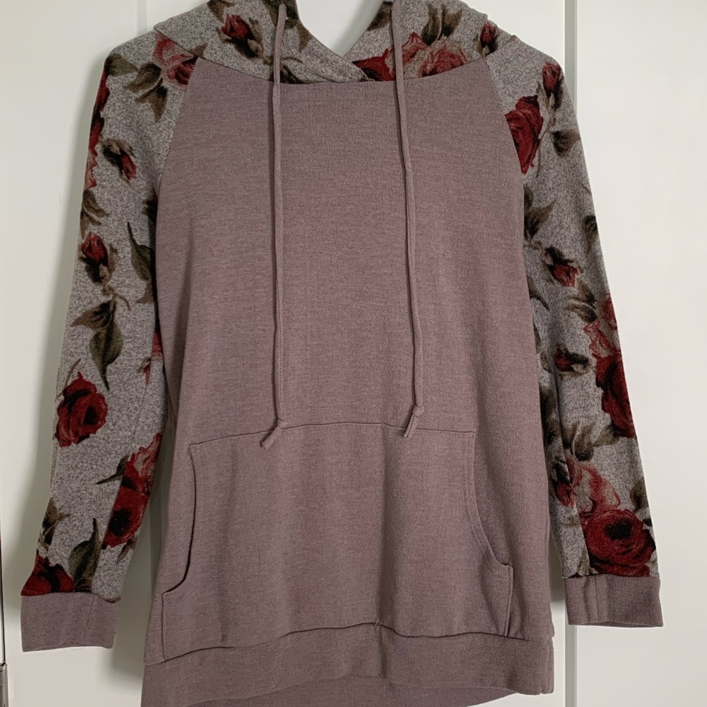 Floral 3/4 sleeve sweater